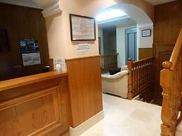 Le Petit Hotel