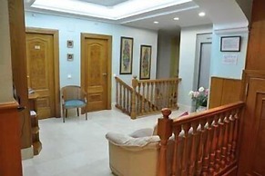 Le Petit Hotel