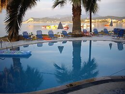 Maria' s Beach Apartments