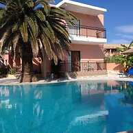 Maria' s Beach Apartments