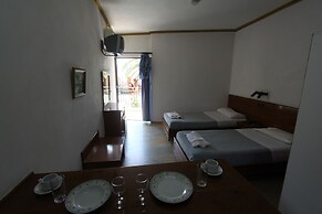 Maria' s Beach Apartments