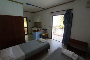 Maria' s Beach Apartments