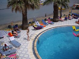 Maria' s Beach Apartments