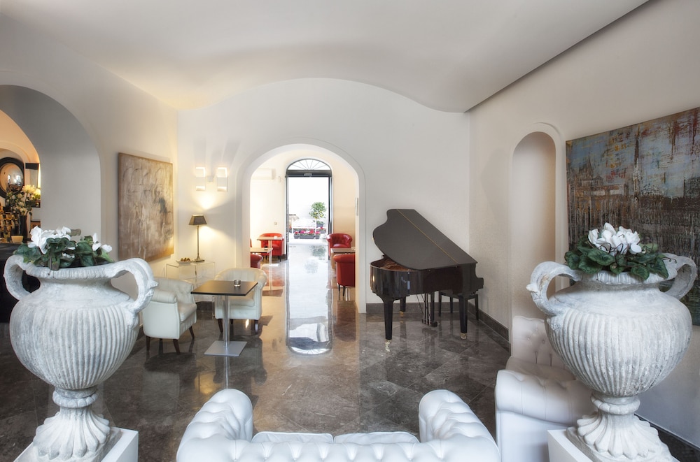 Palazzo Brunaccini Boutique Hotel
