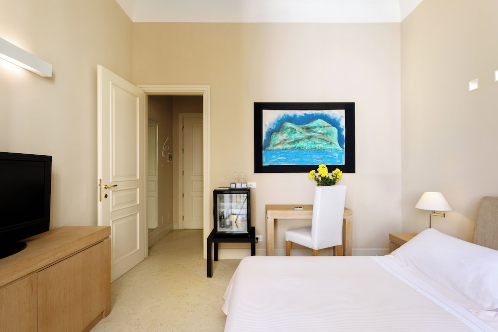 Palazzo Brunaccini Boutique Hotel