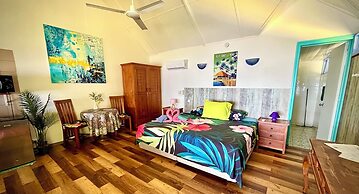Linareva Moorea Beach Resort