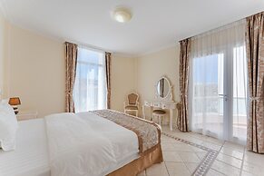 Flamingo Suites Boutique Hotel