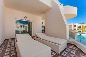 Flamingo Suites Boutique Hotel