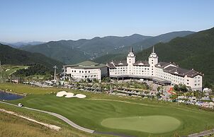 High1 Palace Hotel & CC