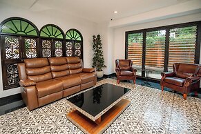 Ratana Hotel Chalong