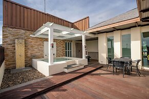 Ratana Hotel Chalong