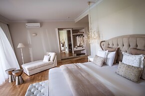 SunVillage Boutique Hotel