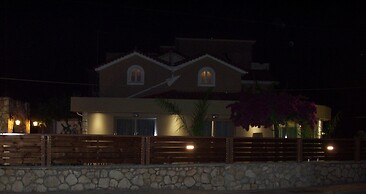 Paradise Apartments
