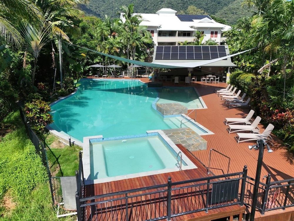 Oasis at Palm Cove