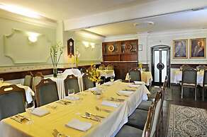 GARNI - Barbakan Hotel