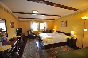 GARNI - Barbakan Hotel