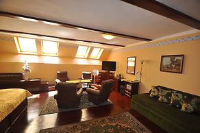 GARNI - Barbakan Hotel