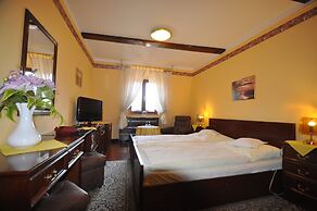 GARNI - Barbakan Hotel