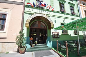 GARNI - Barbakan Hotel