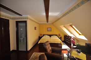 GARNI - Barbakan Hotel