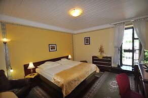 GARNI - Barbakan Hotel