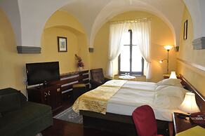GARNI - Barbakan Hotel