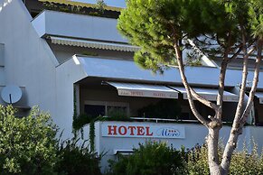 Hotel More