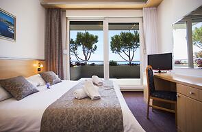 Hotel More