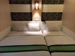 The Cozi Inn