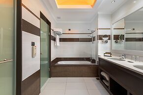La Marquise Luxury Resort Complex