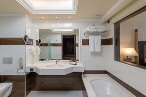 La Marquise Luxury Resort Complex