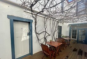 Athelstane House