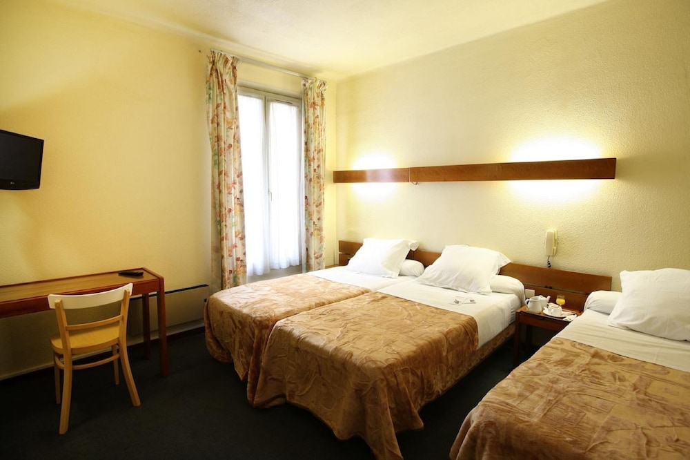 Nouvel Hotel Paris 18