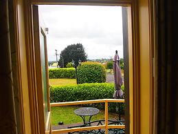 Manor Views
