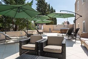 Abalone Hotel