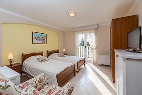 Abalone Hotel