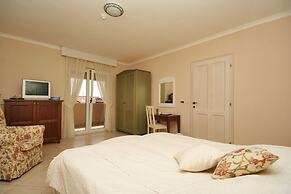 Abalone Hotel