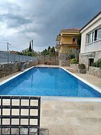 Abalone Hotel