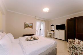 Abalone Hotel