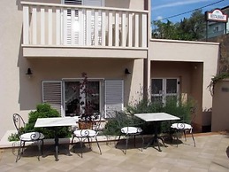Abalone Hotel