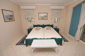Abalone Hotel
