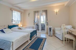 Abalone Hotel