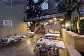 Abalone Hotel