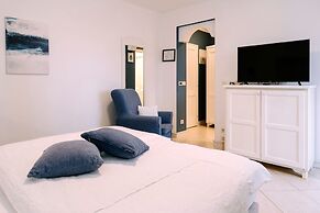 Abalone Hotel