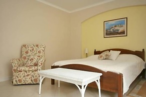 Abalone Hotel