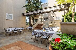 Abalone Hotel