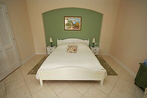 Abalone Hotel