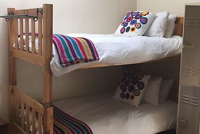 A Sunflower Stop - Hostel