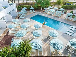 Cabot Las Velas Apartments