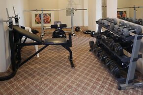 Monroe Hotel & Suites